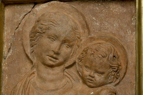 La Vierge portant l'Enfant nu et debout sur ses genoux, image 4/11