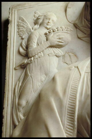 La Vierge et l'Enfant entre deux anges portant des corbeilles de fruits, image 4/5