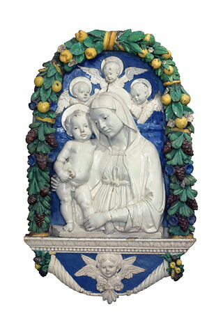 La Vierge et l'Enfant avec trois chérubins, encadrement cintré orne de fruits et de feuillages