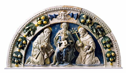 Tympan avec sainte Anne, la Vierge et l'Enfant entre saint Antoine abbé et saint Antoine de Padoue  (bordure ornée de fleurs et de fruits avec au centre un macaron)