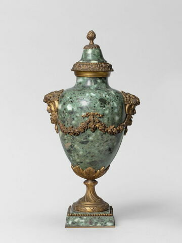 Vase (de style Louis XVI)