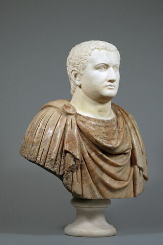Titus, image 2/6