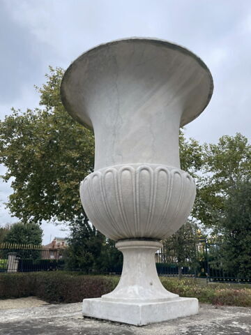 Vase de forme antique