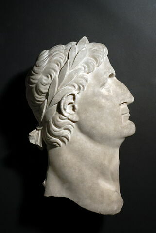 profil droit © Musée du Louvre / Yohann Deslandes