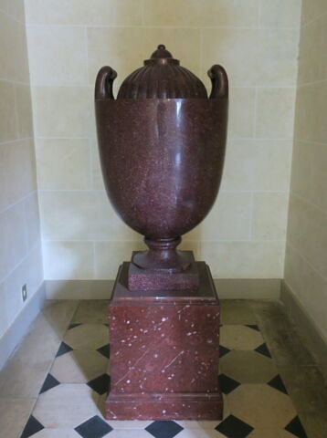 Vase, image 2/3