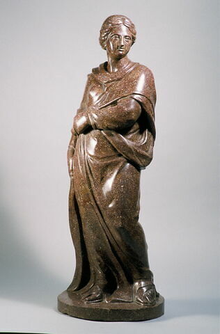 Statue de femme (une muse ?), image 2/4