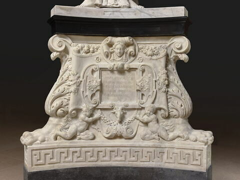 Soubassement du monument du coeur du roi Henri II (1519-1559), image 2/4