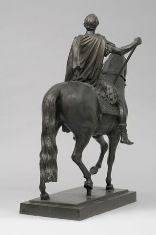 Louis XV à cheval en costume romain, image 6/15
