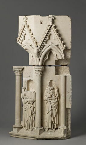 Piédestal décoré de quatre figures de prophètes, sous des arcatures, image 4/18