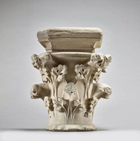 Chapiteau décoré de feuilles et de crochets, image 7/11