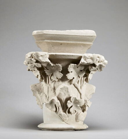 Chapiteau décoré de feuilles de vigne vierge, image 6/12