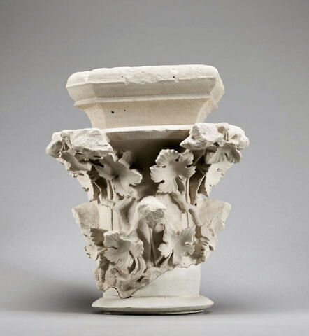 Chapiteau décoré de feuilles de vigne vierge, image 9/12