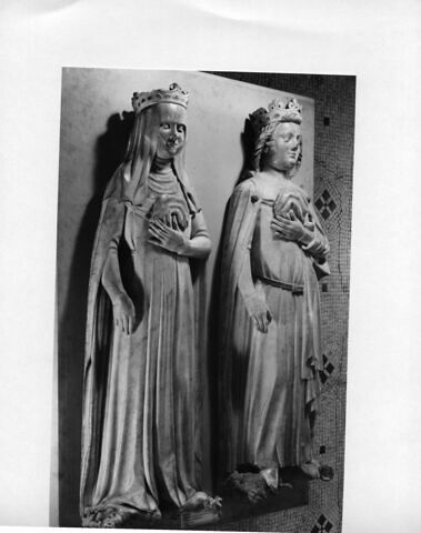 Jeanne d'Évreux, reine de France tenant un sac contenant ses entrailles (+ 1371), image 11/11