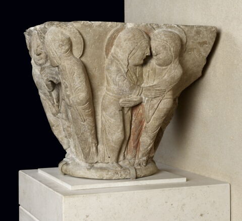 Fragment d'un chapiteau double (?) : l'Annonciation, la Visitation et décor végétal, image 2/11