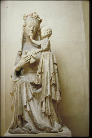 La Vierge assise tenant l'Enfant debout sur son genou, image 10/15