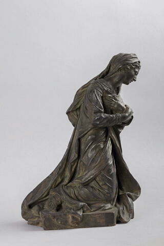 Vierge agenouillée