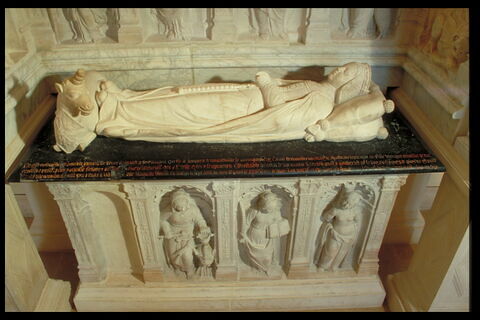 Dalle du tombeau de Renée d'Orléans-Longueville, image 2/5