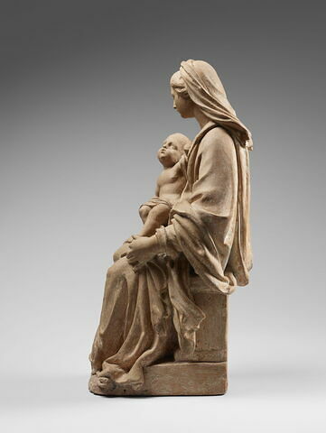 Vierge assise portant l'Enfant sur le bras droit, image 3/9