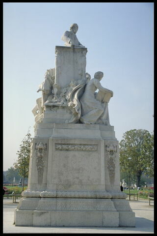 Monument à Jules Ferry, image 34/36