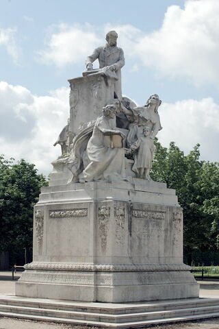 Monument à Jules Ferry, image 18/36