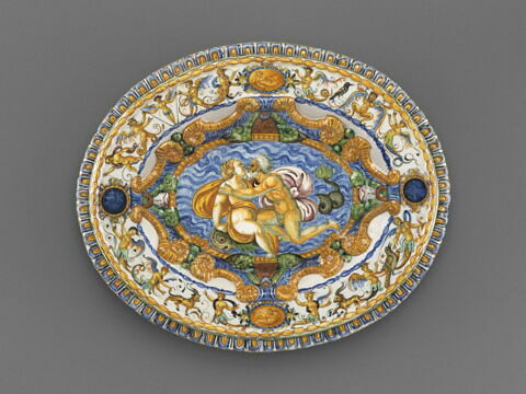 Plat ovale : Neptune et Amphitrite