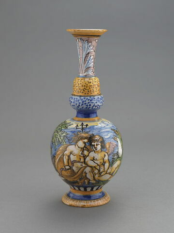 Vase sphérique polychrome à long col, scène marine : Neptune enfant, un amour et des chevaux marins, image 1/3