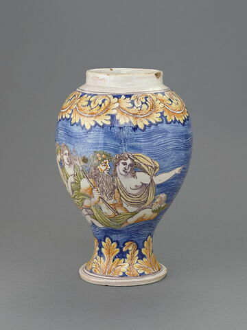 Vase ovoïde : Neptune et trois naïades sur un fond ondé, image 1/3