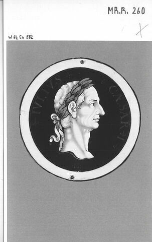 Médaillon : Jules César, d'une série de quatre médaillons "Empereurs" (MRR 263, MRR 264, MRR 269)