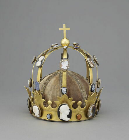 Couronne aux camées, dite couronne de Charlemagne - Louvre Collections