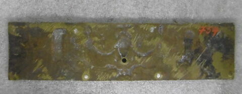 Plaquette d'ornement ornée d'un mascaron et de deux enfants, image 2/3