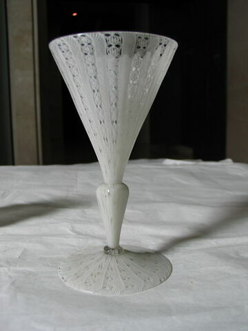 Verre à jambe, image 3/5