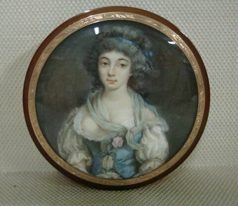 Bonbonnière ronde avec portrait féminin, image 1/2