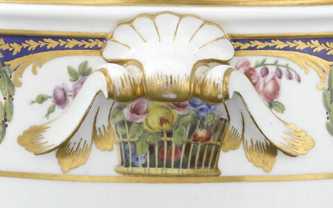 Seau à demi-bouteille ordinaire d'un service offert par Louis XV à Marie-Caroline de Naples (Charlotte-Louise), image 11/12