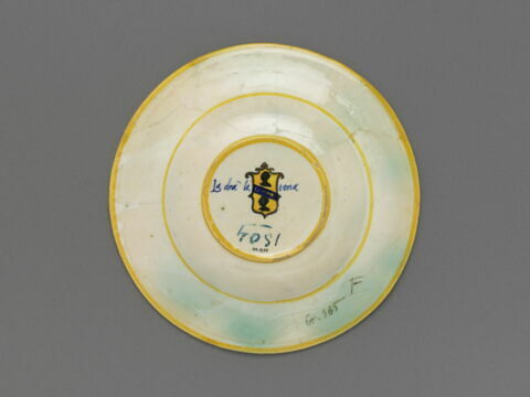 Assiette aux armes des Lanciarini : Latone changeant les paysans en grenouilles, image 2/4