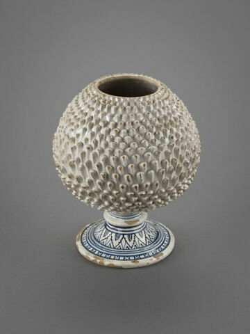 Vase en forme de pomme de pin, image 2/3