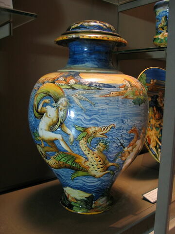 Vase couvert : Neptune et Amphitrite