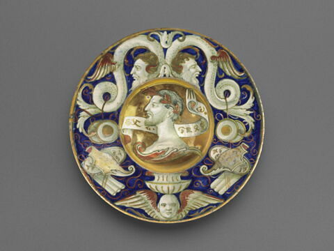 Assiette : profil d'empereur lauré