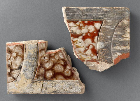Fragment de plaque : décor jaspé (cf. OA 2501), image 2/2