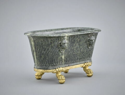 Cuvette en forme de baignoire
