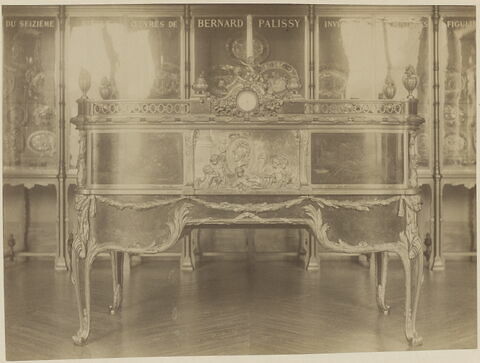 Secrétaire à cylindre du Cabinet Intérieur de Louis XV à Versailles, image 3/14