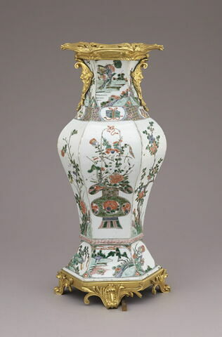Vase en porcelaine du Japon à six pans, d'une paire (avec OA 5489 2), image 11/16