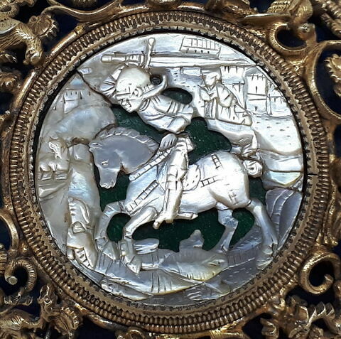 Boîte d'Agnus Dei : l’Adoration des Mages ; saint Georges et le dragon, image 2/14