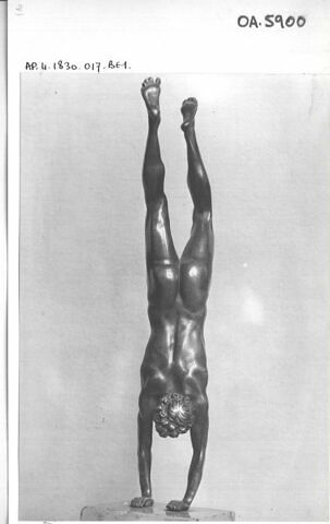 Statuette : acrobate, image 2/2