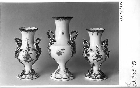 Garniture de trois vases Duplessis (avec OA 6240 A à OA 6240 C)