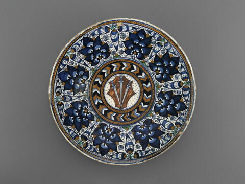 Plat rond : armoiries de la famille Minerbetti de Florence