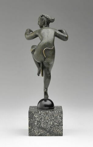 Statuette : faunesse debout sur un pied et dansant; pastiche néo-antique, image 4/4