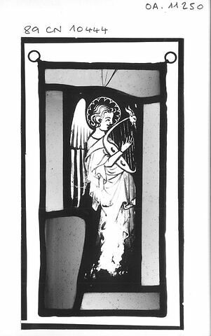 Panneau d'un ensemble de trois : un ange musicien tourné vers la gauche avec un luth, image 2/2