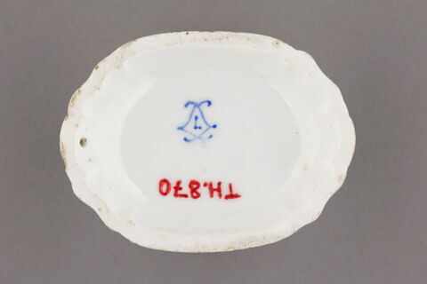 Salière simple, d'un ensemble de neuf (TH 862 à 870), d'un service (TH 809 à 1066)., image 2/2