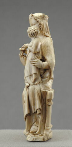 Statuette : Vierge à l'Enfant trônant, tenant une rose, image 3/4