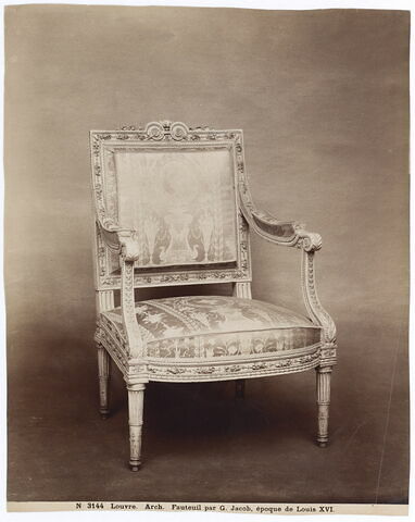 Fauteuil faisant partie d'un mobilier livré en 1785 pour le salon du comte de Provence et de la comtesse de Balbi, à Versailles, image 4/4